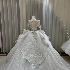 Lsoy039 Robe de mariée moderne élégante en tulle scintillant pour femme, décolleté cœur, traîne chapelle, longueur ras du sol - Product Image 2