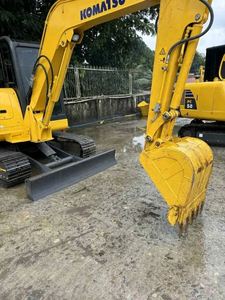 Miniexcavadora Usada Komatsu PC58 de Alta Calidad, 5 y 6 Toneladas, Motor de Origen Japonés, Certificación CE, Venta al Por Mayor de Maquinaria para Movimiento de Tierras - Product Image 3