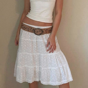 Falda Midi de Encaje Blanco Estilo Bohemio para Mujer, Línea A, Calada, Texturizada, Jacquard, para Vacaciones de Verano - Product Image 1