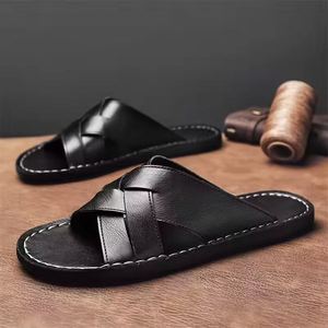 Chaussures de luxe pour hommes en cuir de vachette, mules plates à bout ouvert, sandales tendance, grandes tailles, chaussures de marche d'extérieur pour la plage - Product Image 1