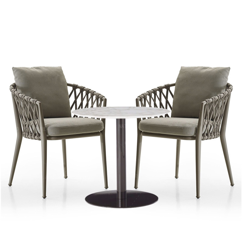 2 chaises standard + table ronde en pierre de 60 cm avec pieds dorés
