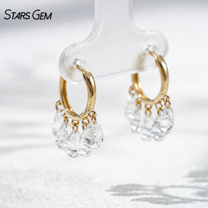 ต่างหูดีไซน์ดรีมแคชเชอร์ทองคำขาว 18K ระดับไฮเอนด์จาก Starsgem ประดับเพชรทรงลูกแพร์เพาะเลี้ยงในห้องปฏิบัติการ ชุบโรเดียม ดีไซน์ประณีต - Product Image 3