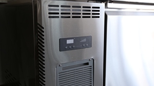 Banc de travail réfrigérant à refroidissement direct en acier inoxydable écoénergétique 226L 2-10 Protection de l'environnement pour les hôtels - Product Image 6