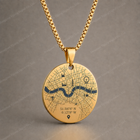 Collier pendentif carte personnalisée avec coordonnées de ville, bijou souvenir de voyage pour couple, design de localisation personnalisé