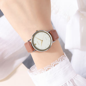 Montre à mouvement à quartz en cristal de verre, bracelet en cuir, boucle en acier inoxydable, nouvelle arrivée, boîtier minimaliste rond en alliage de zinc, légère - Product Image 3