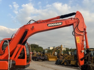 Doosan DX140LC d'occasion 14 tonnes Excavateur hydraulique d'occasion sur chenilles Moteur de construction de pelle de terrassement Moteur de roulement de boîte de vitesses - Product Image 6