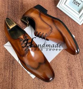 Chaussures en cuir haut de gamme pour hommes - Nouveau style de chaussures Oxford en cuir véritable gravé - Chaussures de mariage de qualité supérieure - Product Image 5