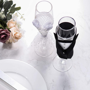 Décor de robe de mariée amusant et mignon M. et Mme marié et verre de mariée pour flûte à champagne pour l'utilisation du vin - Product Image 4