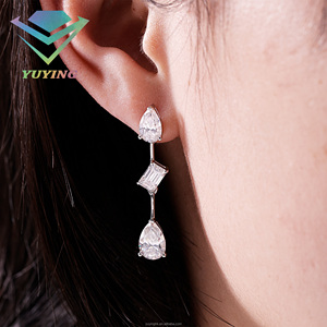 ต่างหูแฟชั่นทรงหยดน้ำประดับเพชรโมอิสซาไนต์สี D ระดับ VVS เงินแท้ 925 พร้อมใบรับรอง GRA ผ่านการทดสอบเพชร เหมาะสำหรับเป็นของขวัญสำหรับทุกเพศ - Product Image 1