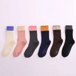 Chaussettes Pilates professionnelles Chaussettes antidérapantes Fitness Pilates Chaussettes pour femmes avec poignées Chaussettes de yoga