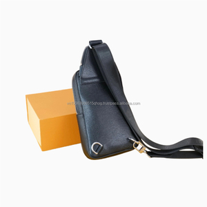 Sac bandoulière en cuir de luxe pour homme, sac de poitrine de créateur pour hommes - Product Image 2