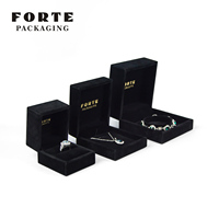 Boîte à bijoux organisateur de luxe en velours noir avec logo personnalisé FORTE, boîte d'emballage magnétique pour bijoux