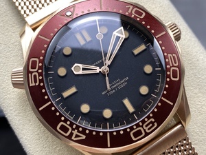 นาฬิกากันน้ำคุณภาพเยี่ยม ขนาด 42 มม. VS Factory 300M Diver สีโรสโกลด์ VSF ตัวเรือนเหล็กกล้า กลไก 8806 หน้าปัดดำดำน้ำ ขนาด 13.7 มม. - Product Image 3