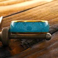 Vente en gros de bagues en tungstène pour hommes texture turquoise incurvée particules biseautées style classique pour bijoux d'anniversaire de fête de fiançailles