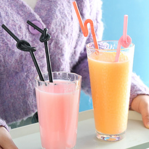 Pailles en plastique colorées et pliables de 8 mm, jetables, pour les boissons de fête - Product Image 2
