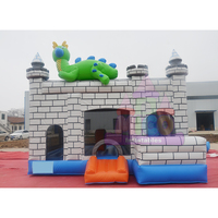 Château gonflable Dino Knight Castle avec toboggan et aire de jeux d'aventure pour les fêtes d'anniversaire des enfants