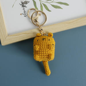 Haute qualité <span class=keywords><strong>laine</strong></span> douce au crochet chat porte-clés conception à la main tricoté en peluche Animal pendentif bon cadeau sac à dos breloque - Product Image 4