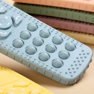 डोंगली हॉट सेल बेबी सिलिकॉन टीईथिथिंग खिलौने रिमोट कंट्रोल पेंडेंट