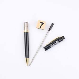 Stylo de luxe en métal noir avec clip doré, logo personnalisé, largeur d'écriture 1,0 mm - Product Image 6