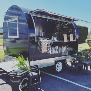 Camion de restauration mobile entièrement équipé 2025 avec fenêtre de service et hotte aspirante - Product Image 6