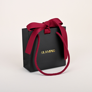 Оптовая продажа от фабрики GLAMPKG: подарочные пакеты для ювелирных изделий (колье, серьги, кольца) с логотипом на заказ и лентой - Product Image 2