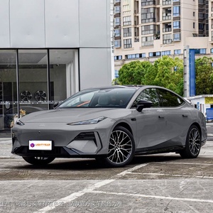 Geely Galaxy E8 Sedán de Gama Alta, 700 km CLTC, Plataforma 800V, Carga Rápida de 5.5C en 8 Minutos, Motor de 250kW, Auto Eléctrico Emblemático para Exportación - Product Image 3