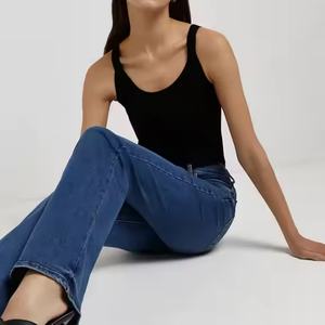 กางเกงยีนส์ผู้หญิงสไตล์ใหม่ปี 2025 ระบายอากาศได้ดี สวมใส่สบาย สีน้ำเงินคลาสสิก ดีไซน์แบบขาบานทรงหลวม ปรับแต่งได้ - Product Image 3