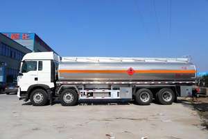 Camion-citerne tout-terrain en aluminium 29,25 m³ avec suspension pneumatique, capacité de charge 20,5 T, pour <span class=keywords><strong>l</strong></span>'exploitation minière et la logistique de carburant en zone isolée - Product Image 4