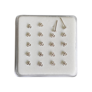 Pendientes de plata de ley 925 con forma de trébol, tachuelas para la nariz curvadas - Product Image 2
