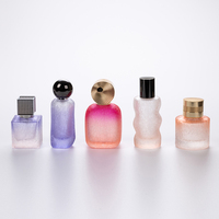 Flacon de parfum en verre transparent carré ou rectangulaire de 30 ml, 50 ml, 100 ml du fabricant, sérigraphié, rechargeable pour cosmétiques
