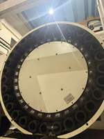 Centre d'usinage CNC à table rotative de type berceau à 5 axes d'occasion avec ensemble de broche, poids 9000 kg