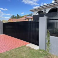Valla de Aluminio con Láminas Verticales de 6x6 pies (1.8x2m) para Jardín Residencial, Panel de Privacidad Metálico Moderno para Patio Delantero de Villa