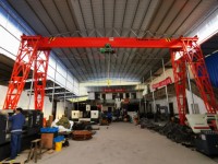 Portail de levage de construction grue à portique montée sur rail vente chaude nouvelle conception pour le transport de matériaux 20t