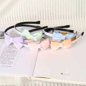 Diadema con lazo bonito para mujer, accesorio para el cabello hecho a mano de tela para uso diario, colores aleatorios, origen Yiwu, otoño 2023 - Product Image 1