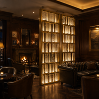 Paravent Modulaire Personnalisable en Verre Cristal, Cloison Rotative avec Colonne en Acier Inoxydable et LED pour Hall d'Hôtel et Villa