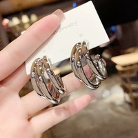 Pendientes circulares geométricos Estilo retro americano europeo Simple Todo-fósforo Pin corto Pendientes de aro de moda del Sur