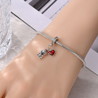 Breloques mignonnes sur le thème de Noël en alliage de cuivre plaqué argent, perles pendantes bonhomme de neige et pain d'épices pour bracelet de bijoux de fêtes