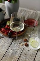 Verre à vin transparent résistant aux rayures à long pied Rouge et blanc Capacité 710 ml 2 verres