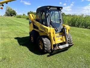 Chargeuse compacte sur pneus Gehl 5240E 2012, moteur Yanmar 68 CV, capacité de levage, équipement de construction compact, prêt à être expédié - Product Image 3
