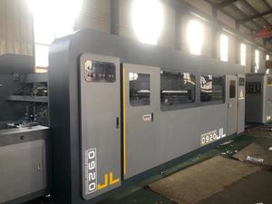 Nouvelle machine plieuse-colleuse automatique de type complet pour l'impression, le rainurage et la découpe de cartons dans les usines de fabrication - Product Image 5