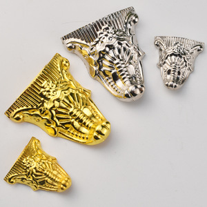 Patas Protectoras para Equipaje de Aleación de Platino de Wenzhou, Patas Decorativas Doradas y Plateadas, Accesorios de Moda en Tamaños Pequeño y Grande - Product Image 3