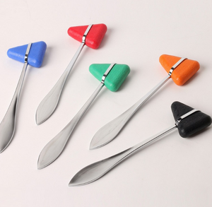 Marteau <span class=keywords><strong>de</strong></span> réflexe triangulaire <span class=keywords><strong>de</strong></span> haute qualité avec manche en monofilament pour <span class=keywords><strong>test</strong></span> du pied diabétique, certifié CE - Product Image 6