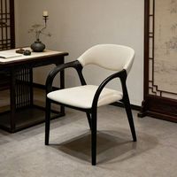 Chaise de salle à manger de luxe en bois massif avec dossier et accoudoirs, assise en cuir véritable, en bois de frêne, entièrement assemblée pour hôtel et cuisine