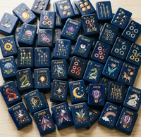 Jeu de tuiles de Mahjong américaines côtières bleu marine profond, gravées Saturne Lavande Tournesols, pour le divertissement