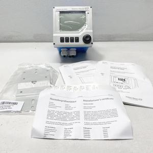 Medidor Multiparamétrico de Líquidos E+H CM42 para Automatización Industrial 4.0 en la Industria Química y Farmacéutica - Product Image 3