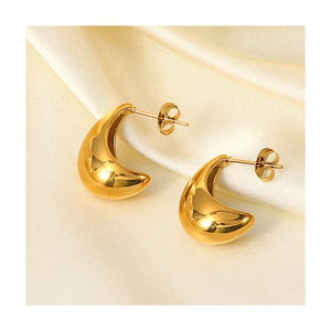 Anting-Anting Pejantan Berongga Berlapis Emas 18K Minimalis Hypoallergenic Baja Nirkarat CC Perhiasan Wanita - Product Image 1