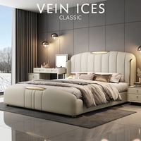 Lit double en bois massif de luxe léger en cuir de luxe Ensemble de meubles de chambre à coucher avec dossier rembourré
