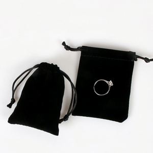 Sacs d'emballage personnalisés pour bijoux, pochettes à cordon avec logo sur mesure pour boucles d'oreilles et bagues, sacs cadeaux de luxe en velours pour la marque de détail - Product Image 1