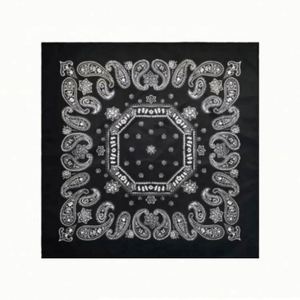 Pañuelo Cuadrado Deportivo Multifuncional de Algodón Clásico con Diseño Paisley, Personalizable, Venta al Por Mayor - Product Image 3