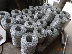 <span class=keywords><strong>รั้ว</strong></span><span class=keywords><strong>ลวดหนาม</strong></span>กัลวาไนซ์แบบจุ่มร้อน500เมตรต่อม้วน - Product Image 5